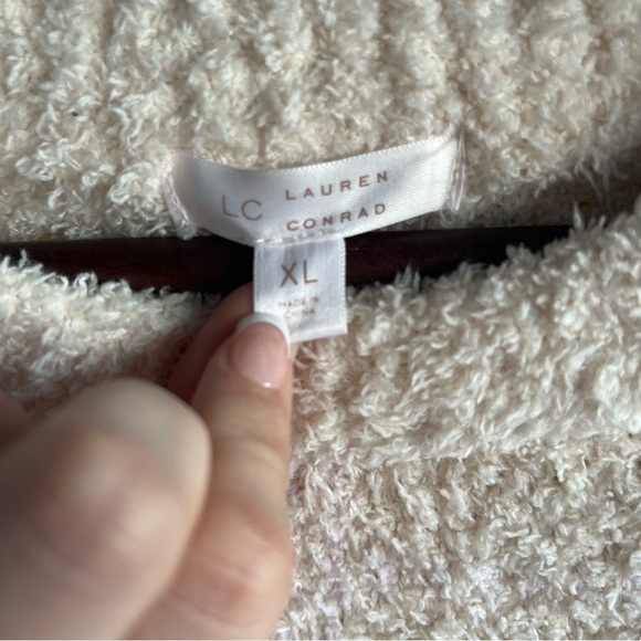 Women's LC Lauren Conrad Cream & Yellow Sweater - Picture 4 of 8